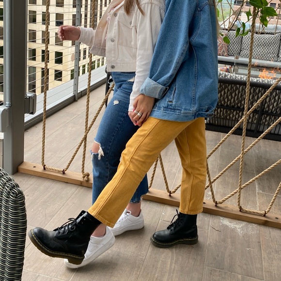High Rise Yellow Denim - Picture 2 of 9